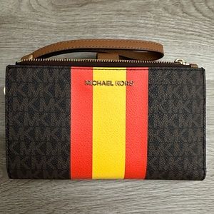 MICHAEL MICHAEL KORS Adele Logo Stripe Smartphone Wallet